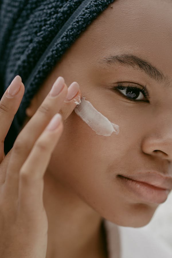 Maquillage et soins du visage : astuces pour une beauté éclatante